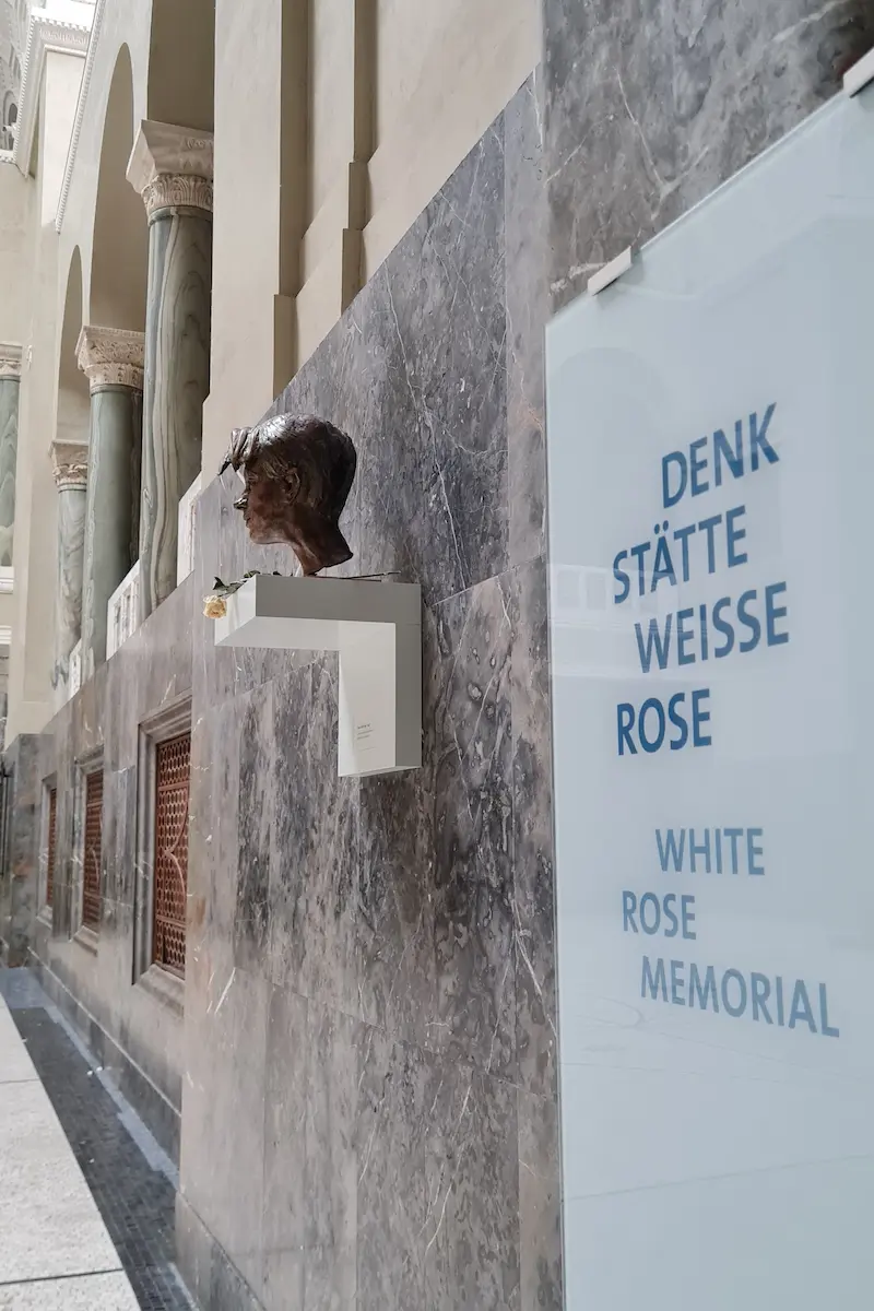 Sophie Scholl Statue